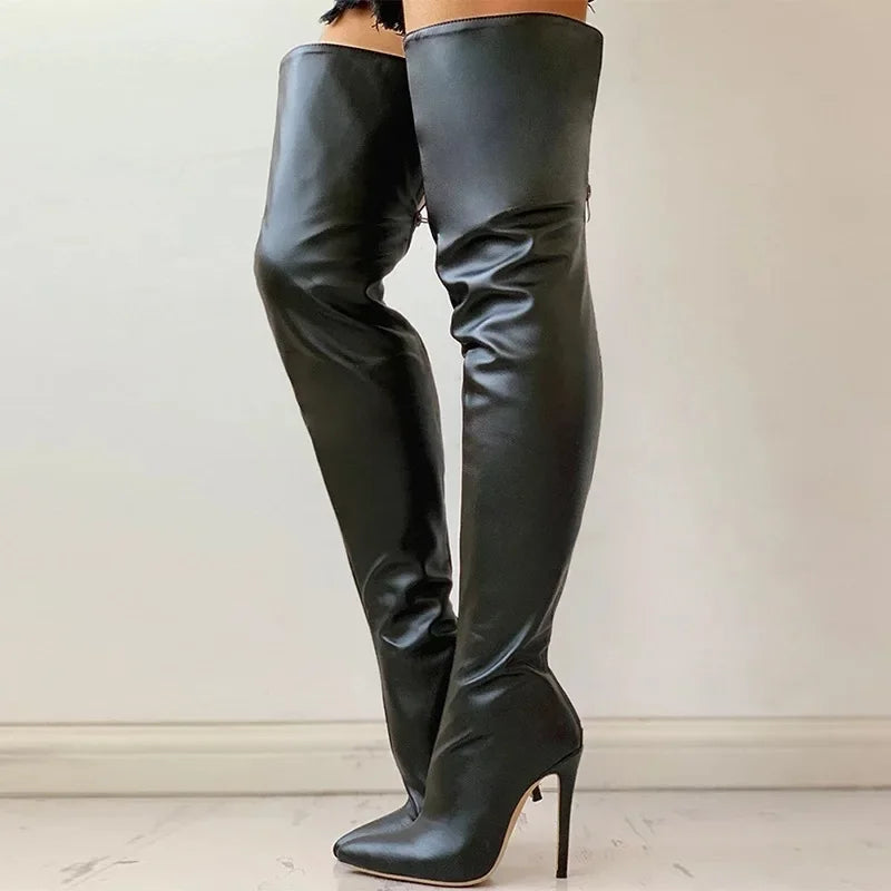 Overknee-Stiefel mit ultrahohem Stilettoabsatz